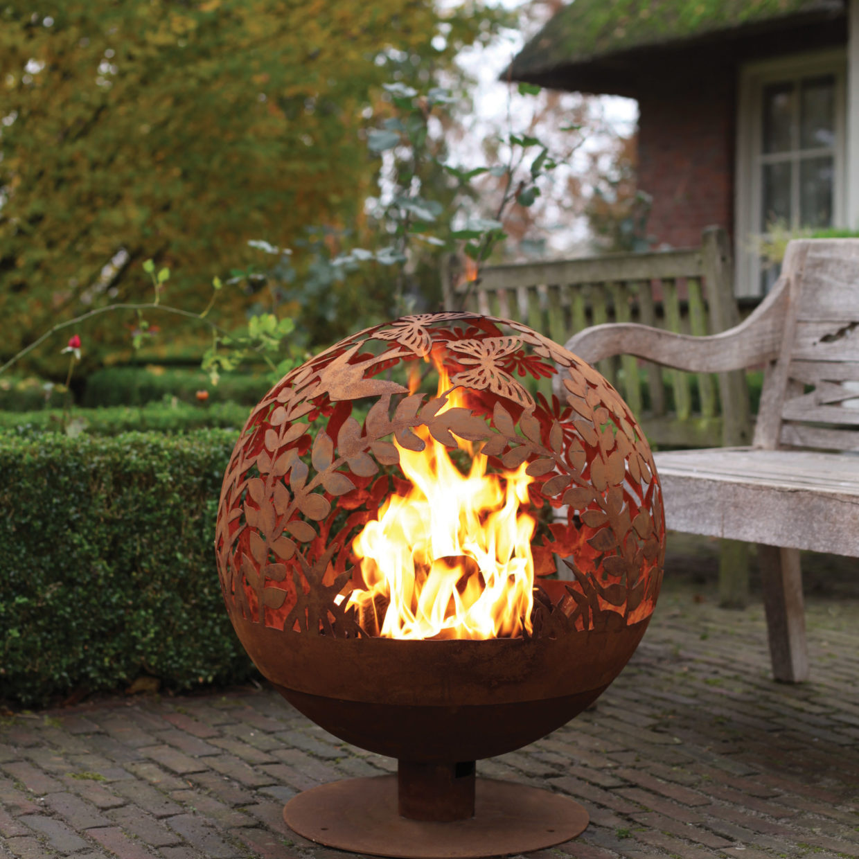 Fancy Flames Vuurbal Roest Laser Cut Bloemen