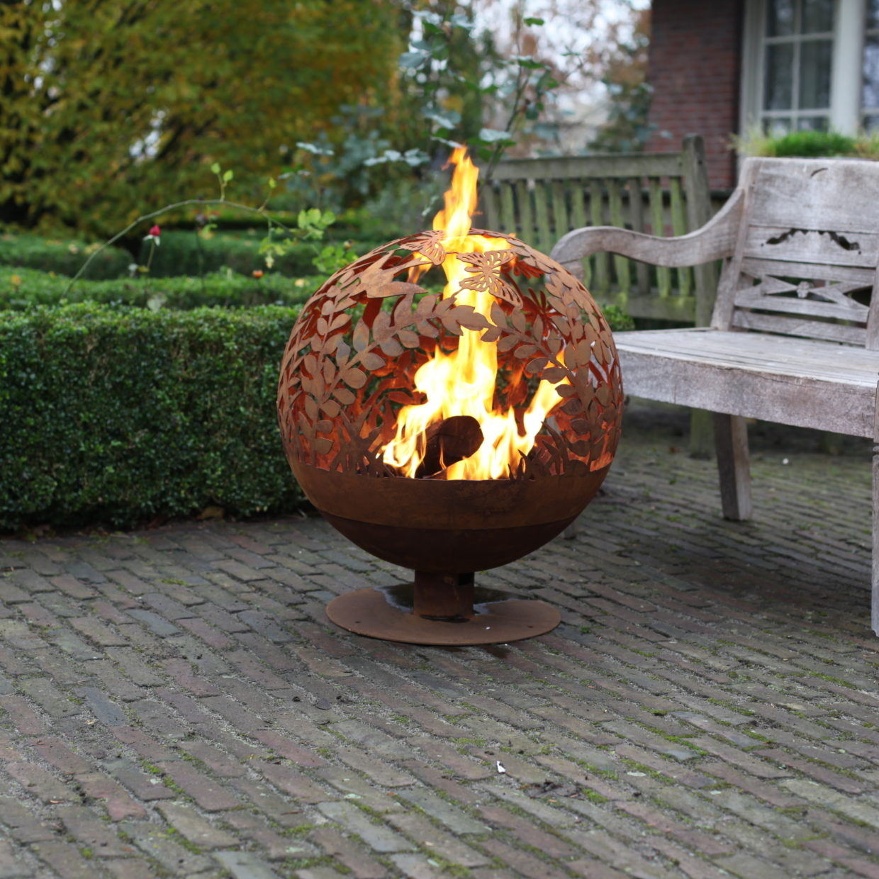 Fancy Flames Vuurbal Roest Laser Cut Bloemen