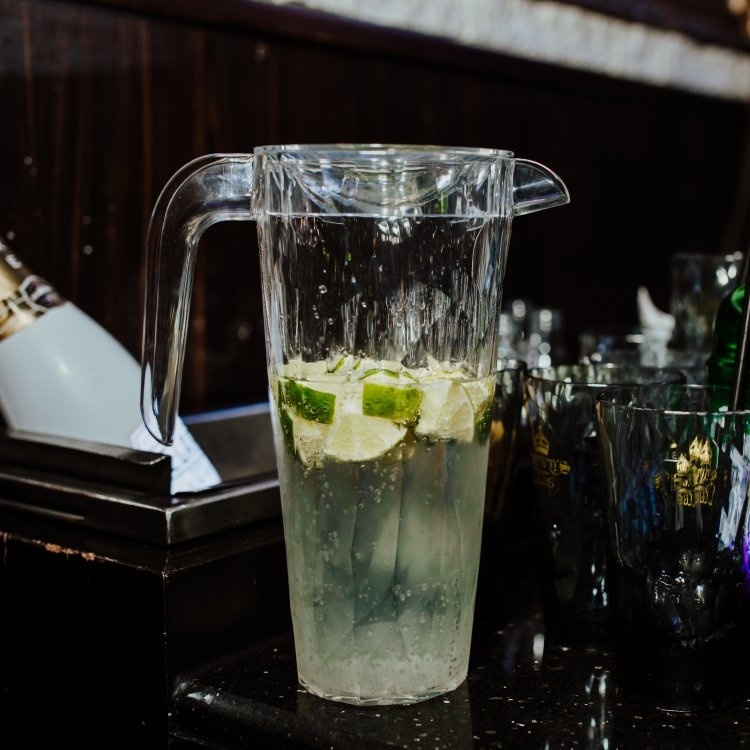 Koziol superglas Club  Schenkkan 1,5 liter