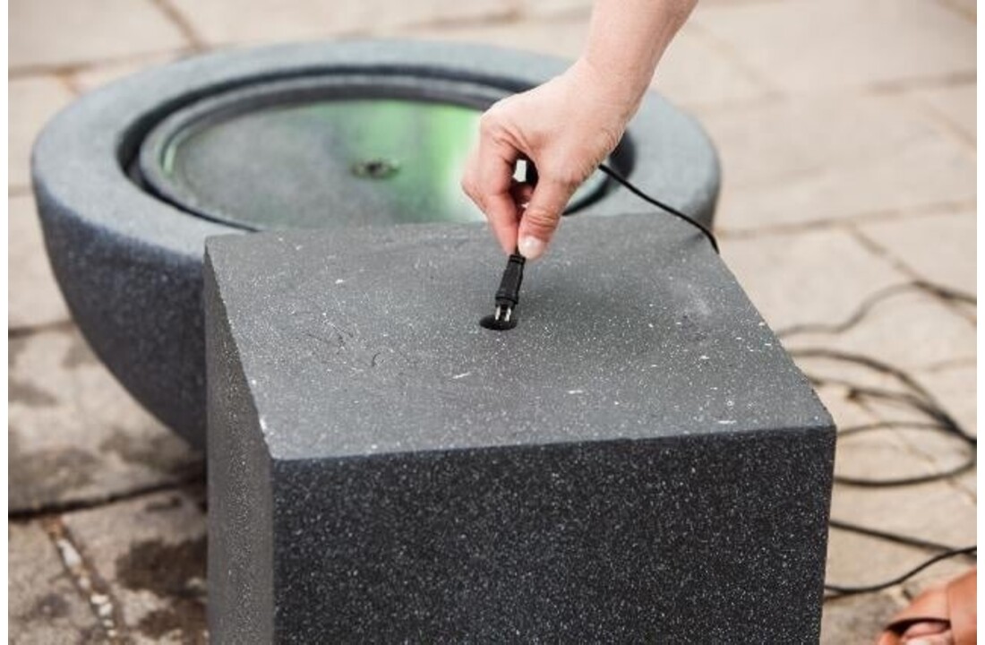 Heissner terras fontein sokkel toren zwart