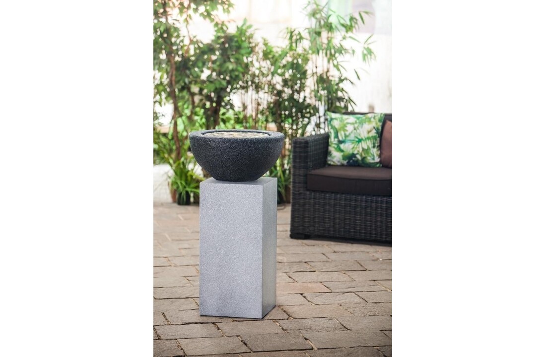 Heissner terras fontein sokkel toren zwart
