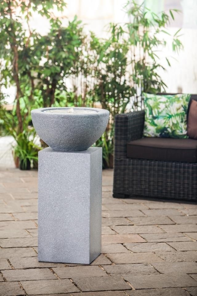 Heissner terras fontein sokkel toren zwart