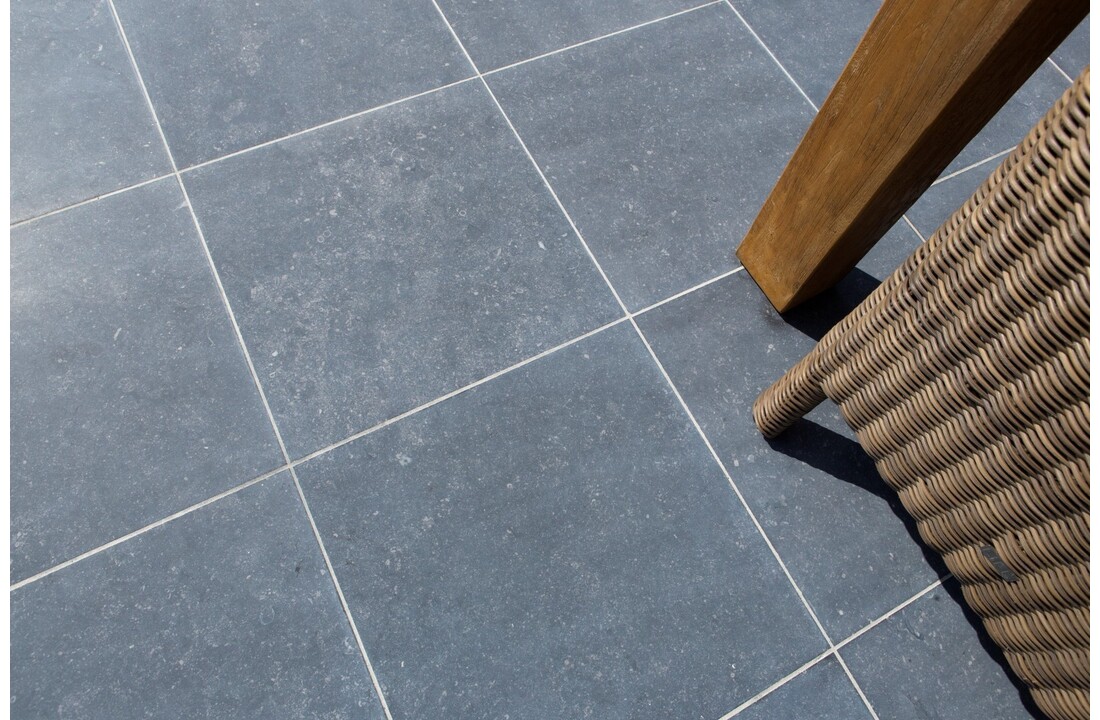 Terrastegel - Belgische blauwe hardsteen - prijs per m²