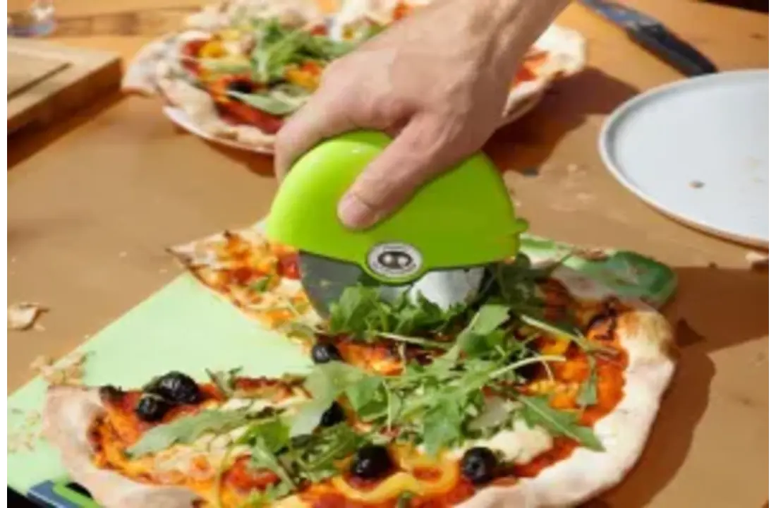 Outdoor Chef Pizzasnijder Groen