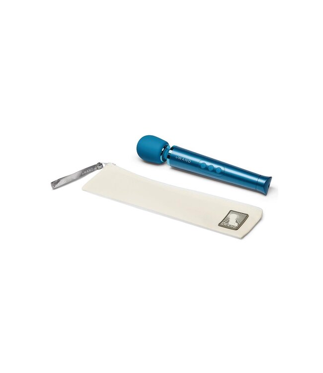 le WAND LE WAND PETITE RECHARGEABLE VIBRATING MASSAGER BLUE