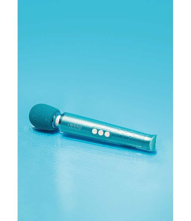 Le Wand Dive Submersible Vibrating Massager