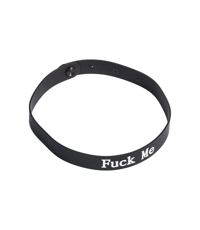Rimba Rimba Latex Play - Halsband met opschrift 'Fuck Me' - Zwart & Wit