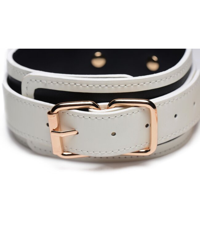 XR Brands Kink in the Dark - Glow In De Dark Halsband Met Riem