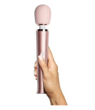 le WAND LE WAND PETITE RECHARGEABLE VIBRATING MASSAGER - ROSE GOLD