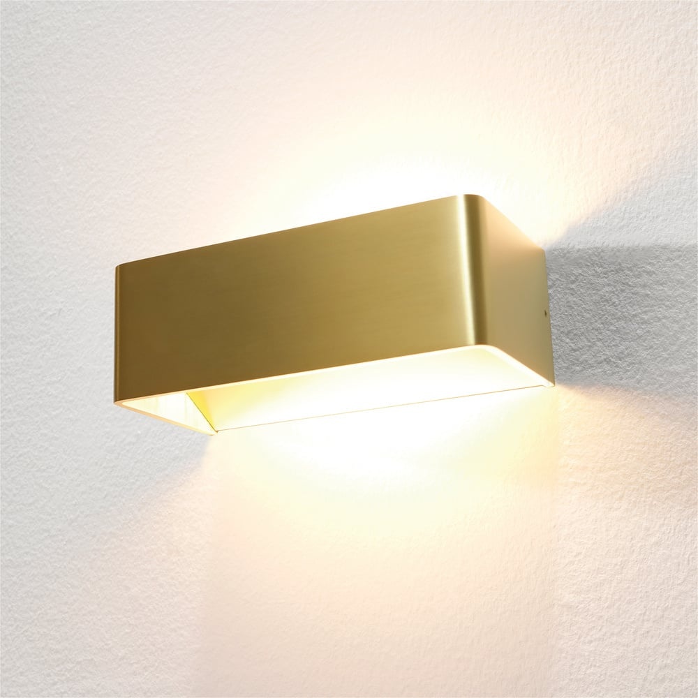Goldene Wandleuchten mit edlem Glanz