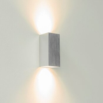 Aluminiumfarbene Wandleuchten