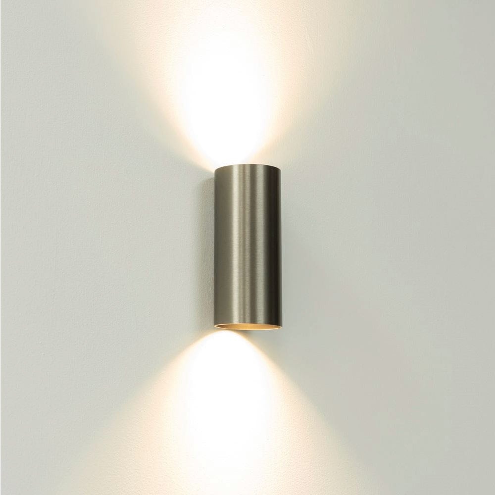 Gun-Metal-Wandleuchten mit moderner Tiefe