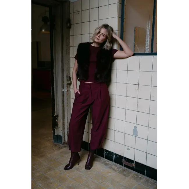 Aimée The Label IslaW6 Fake Fur Waistcoat - Burgundy