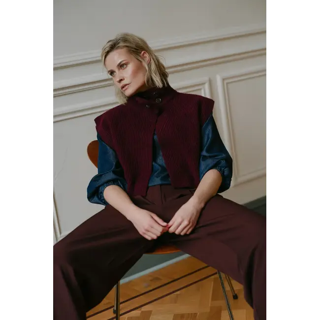 Aimée The Label ThorenW6 Waistcoat - Burgundy