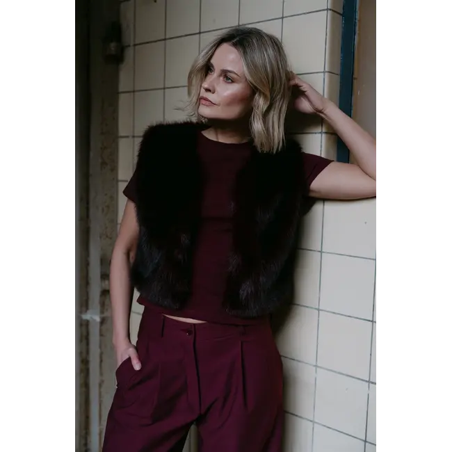 Aimée The Label IslaW6 Fake Fur Waistcoat - Burgundy