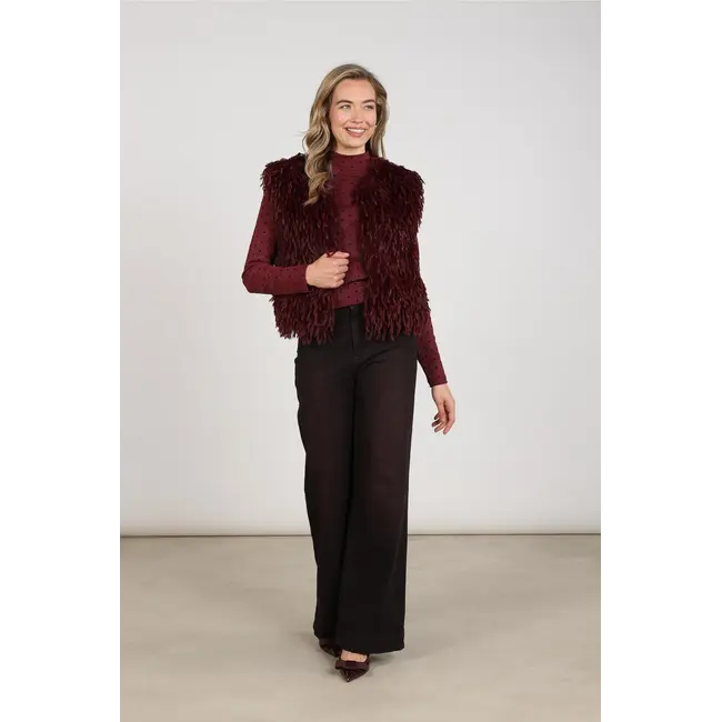 Nukus Mila Gilet Feather NKF08026 333 - Cherry