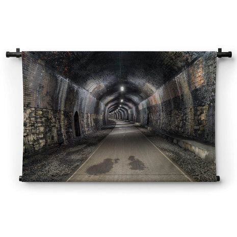Tunnel met bijzondere stenen wand