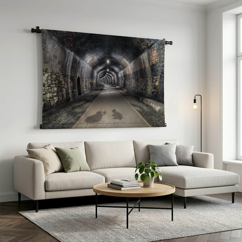 Tunnel met bijzondere stenen wand