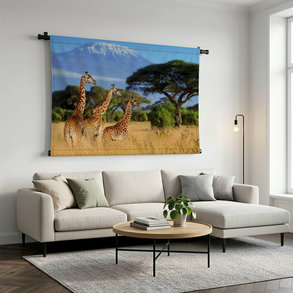 Drie giraffen bij de Kilimanjaro berg