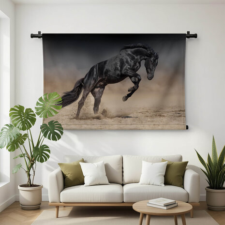 Steigerend zwart paard