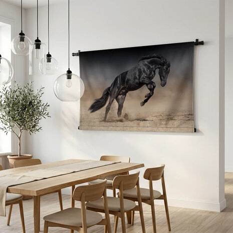 Steigerend zwart paard