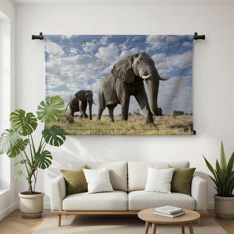Passerende olifant groot in beeld
