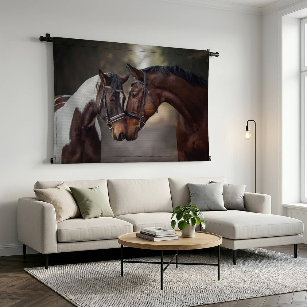 Hengst en merrie paarden in liefde