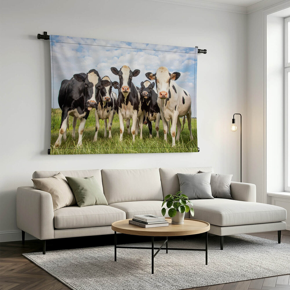 Groep koeien blij en vrolijk samen in het veld