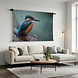 Rustgevende ijsvogel op een boomtak