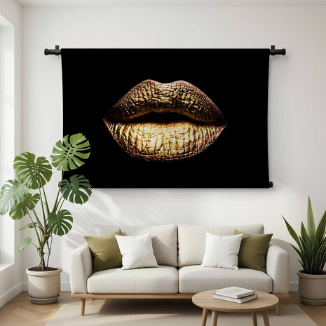 Kus van vrouwelijke gouden lippen