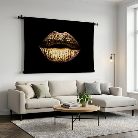 Kus van vrouwelijke gouden lippen