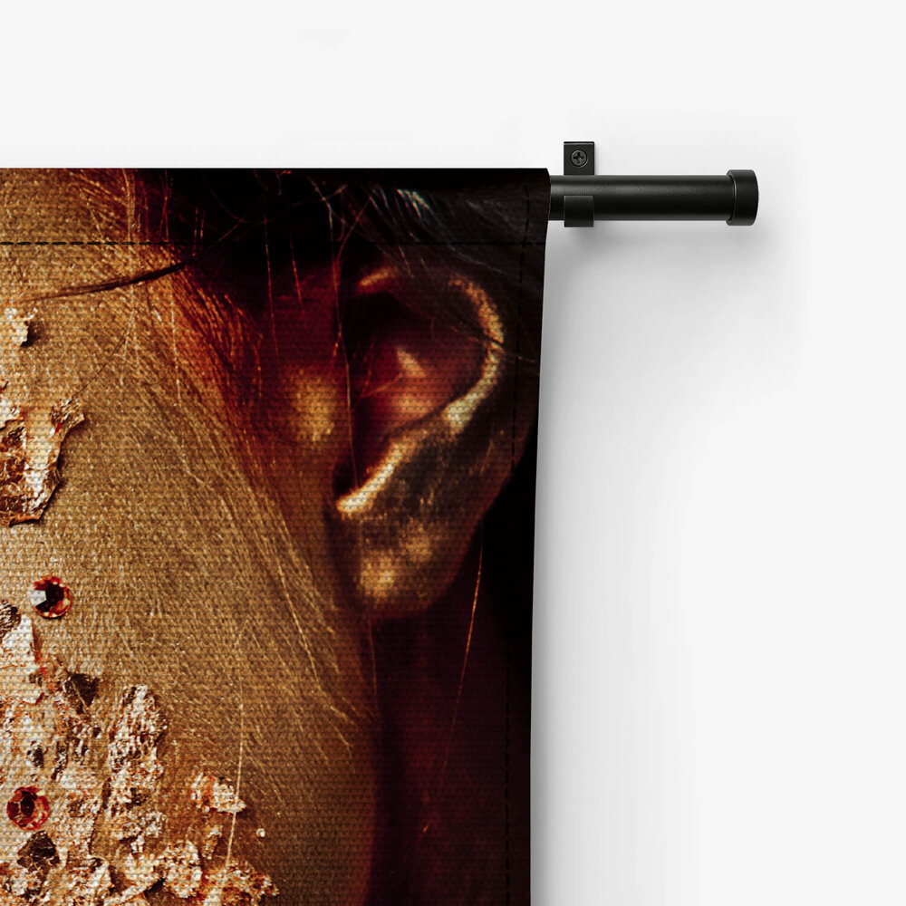 Vogue stijl portret van vrouw met gouden make-up
