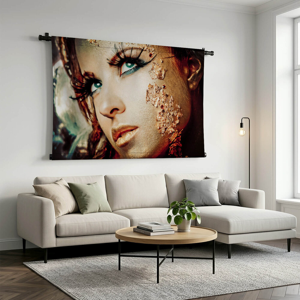 Vogue stijl portret van vrouw met gouden make-up
