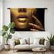 Creatieve abstracte make-up met gouden verf