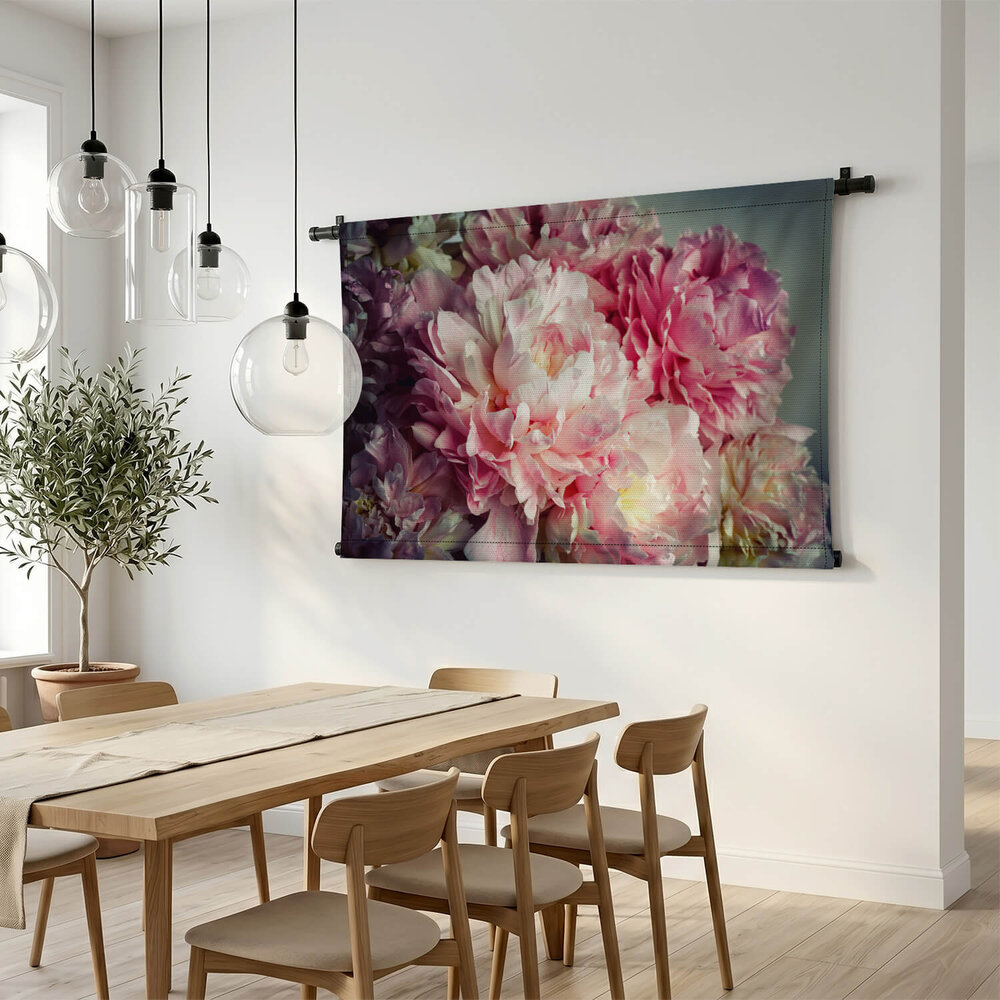 Samenspel van helder roze pioenrozen