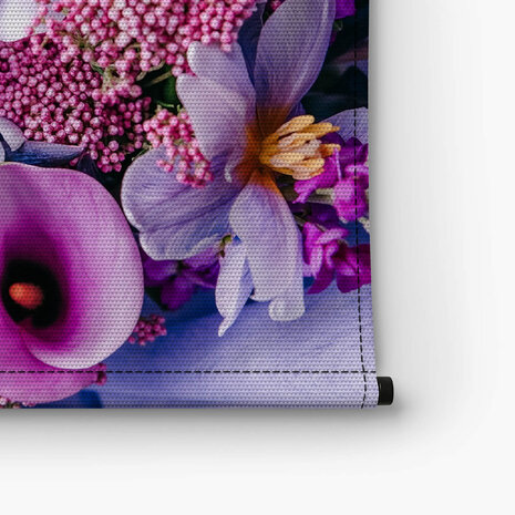 Mooie bloemencompositie in felle roze en paarse kleuren