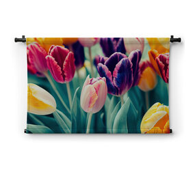 Frivool samenspel van gekleurde tulpen
