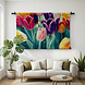 Frivool samenspel van gekleurde tulpen