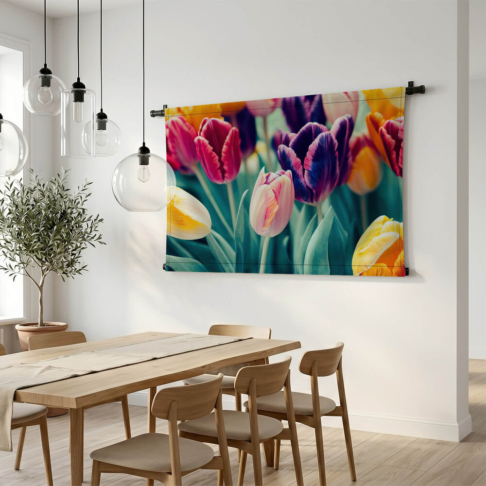 Frivool samenspel van gekleurde tulpen