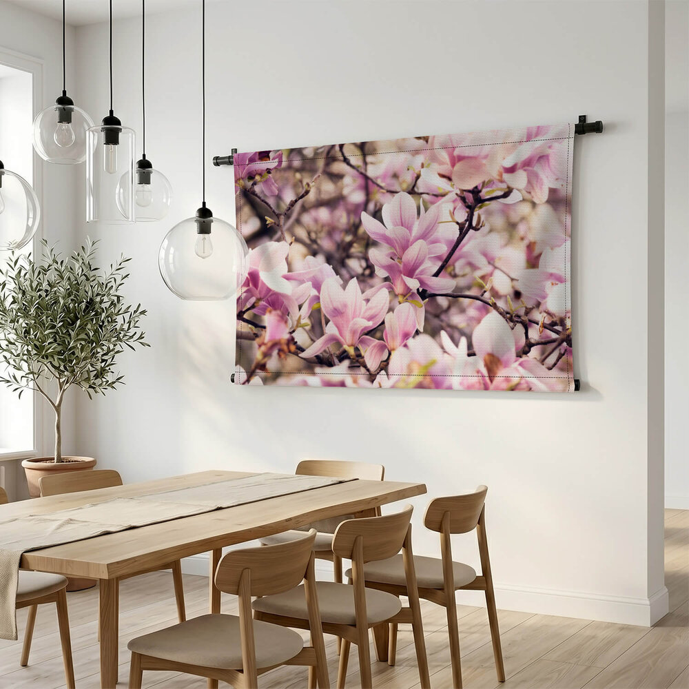 Takken vol bloeiende magnolia