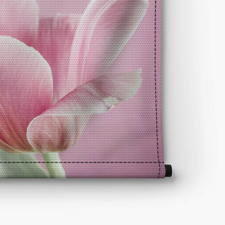 Roze tulp helemaal geopend