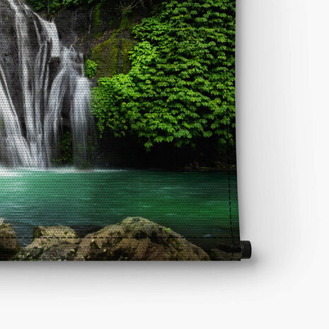 Jungle waterval in tropisch regenwoud