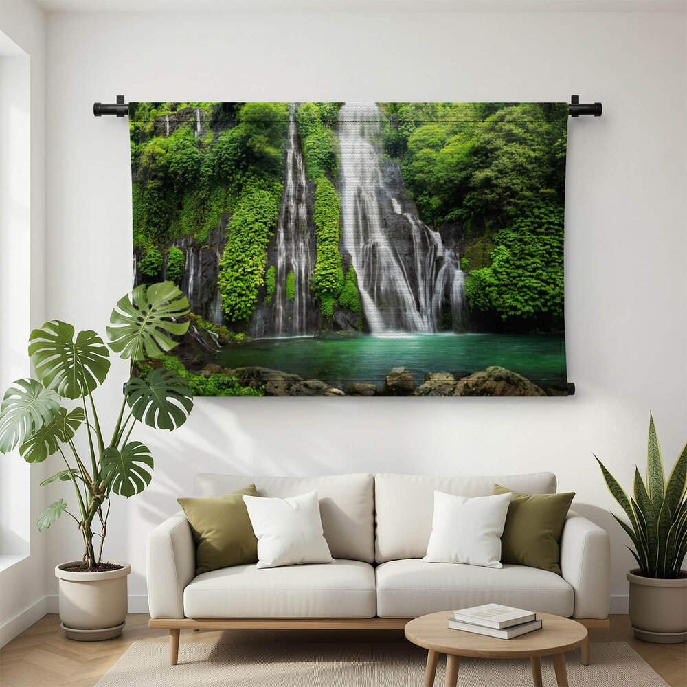 Jungle waterval in tropisch regenwoud