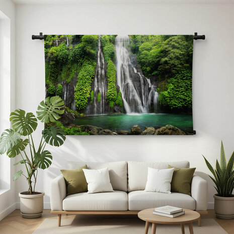 Jungle waterval in tropisch regenwoud