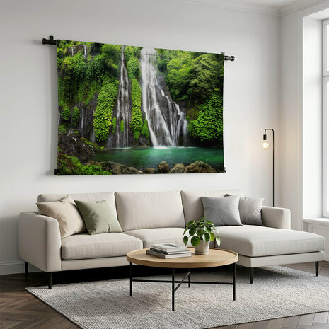 Jungle waterval in tropisch regenwoud