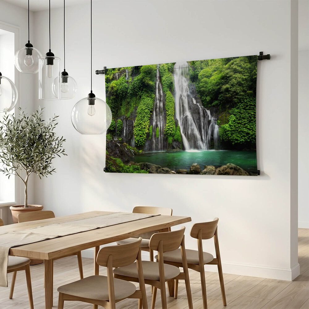 Jungle waterval in tropisch regenwoud