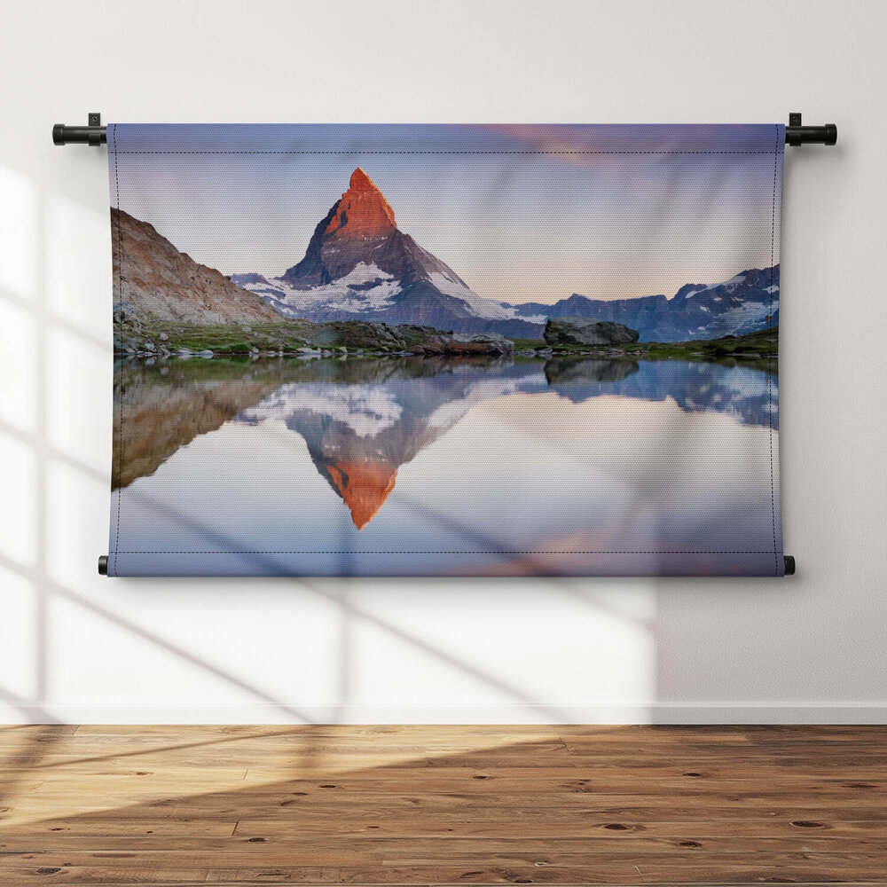 Zwitserland Matterhorn met weerspiegeling op het wateroppervlak