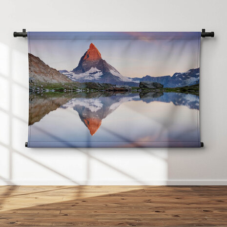Zwitserland Matterhorn met weerspiegeling op het wateroppervlak