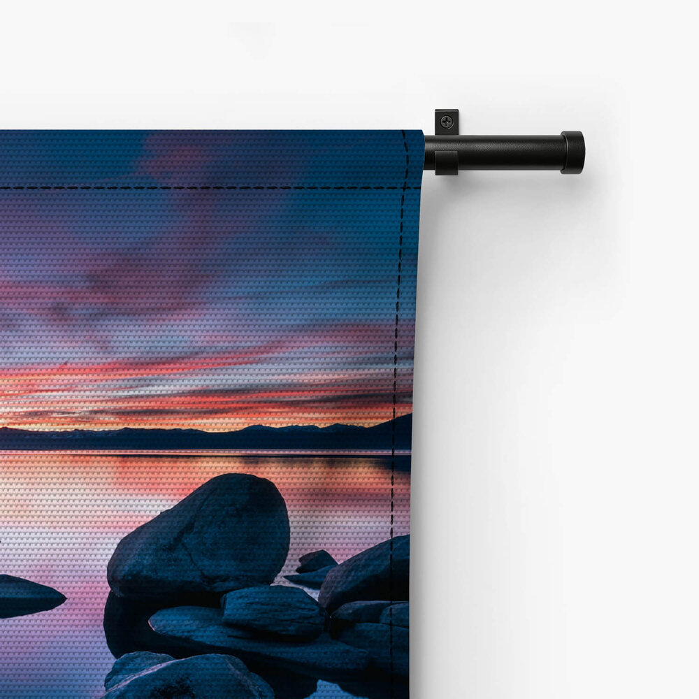 Zonsondergang boven het meer Lake Tahoe