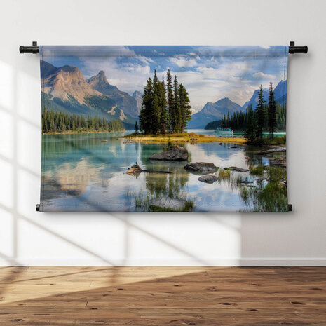 Uitzicht op bergen en Spirit Island in Jasper National Park - Canada